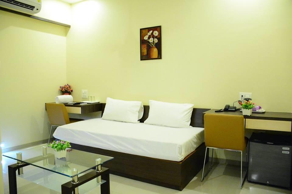 Hotel Ramkrishna Executive Barsi Exterior foto